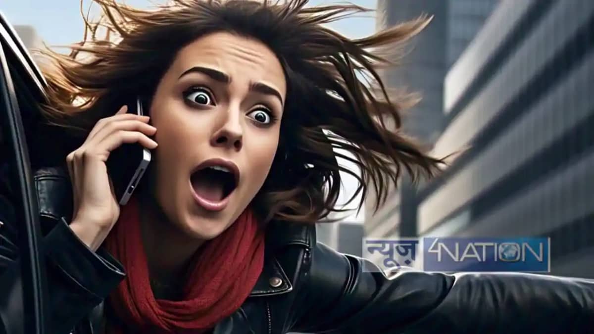Siwan News: आखिर क्यों चलते ऑटो से कूद गई महिला? फिर हुआ कुछ Siwan News: आखिर क्यों चलते ऑटो से कूद गई महिला? फिर हुआ कुछ