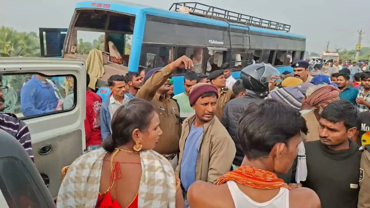 Bihar Road Accident: नालंदा में भीषण सड़क हादसा, बारातियों स Bihar Road Accident: नालंदा में भीषण सड़क हादसा, बारातियों स