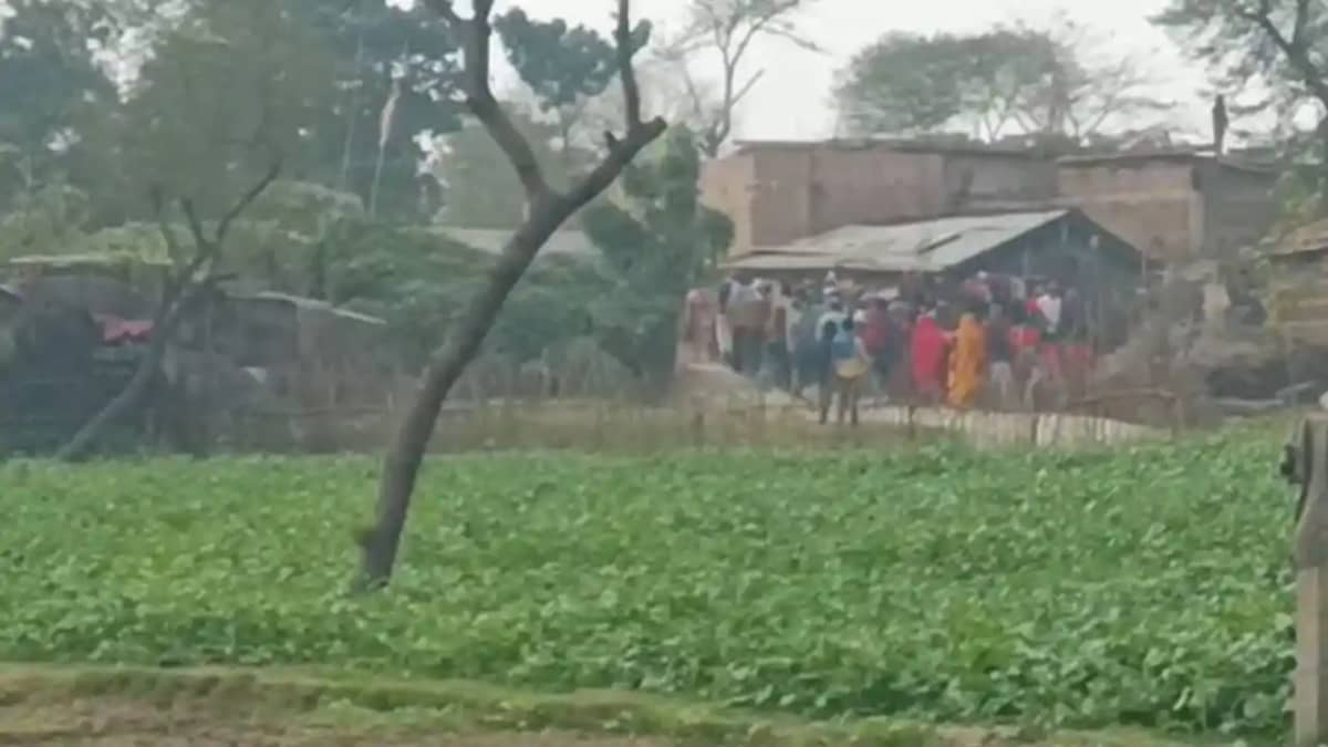 Bihar News: मानवता को शर्मसार करने वाला मामला, इस कारण तीन द Bihar News: मानवता को शर्मसार करने वाला मामला, इस कारण तीन द