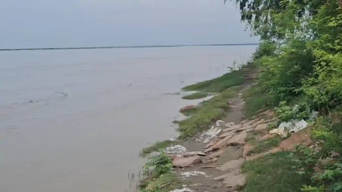 Bihar News : बगहा में गंडक नदी में स्नान के दौरान डूबा युवक, Bihar News : बगहा में गंडक नदी में स्नान के दौरान डूबा युवक,