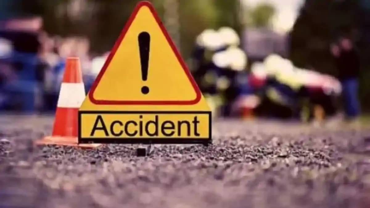 हरिद्वार में बड़ा सड़क हादसा: श्रद्धालुओं से भरी बस पलटी, 1 हरिद्वार में बड़ा सड़क हादसा: श्रद्धालुओं से भरी बस पलटी, 1