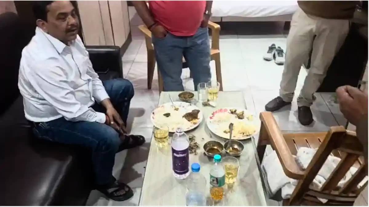 Bihar News : मोतिहारी में हाई-प्रोफाइल शराब पार्टी का पुलिस Bihar News : मोतिहारी में हाई-प्रोफाइल शराब पार्टी का पुलिस