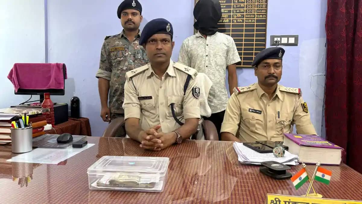 लोन दिलाने के नाम पर साइबर ठगी करने वाला शातिर गिरफ्तार, नाम लोन दिलाने के नाम पर साइबर ठगी करने वाला शातिर गिरफ्तार, नाम