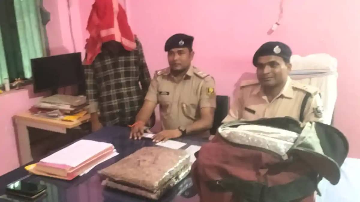 Bihar News : गांजा तस्करी में स्कूली बच्चों का इस्तेमाल ! कि Bihar News : गांजा तस्करी में स्कूली बच्चों का इस्तेमाल ! कि