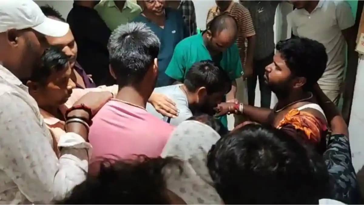 भोजपुर के गड़हनी बाजार में सरेराह गोलीबारी: सब्जी खरीदने पहु भोजपुर के गड़हनी बाजार में सरेराह गोलीबारी: सब्जी खरीदने पहु
