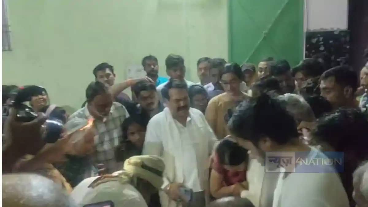 घर लौटा मरीन इंजीनियर का पार्थिव शरीर घर लौटा मरीन इंजीनियर का पार्थिव शरीर