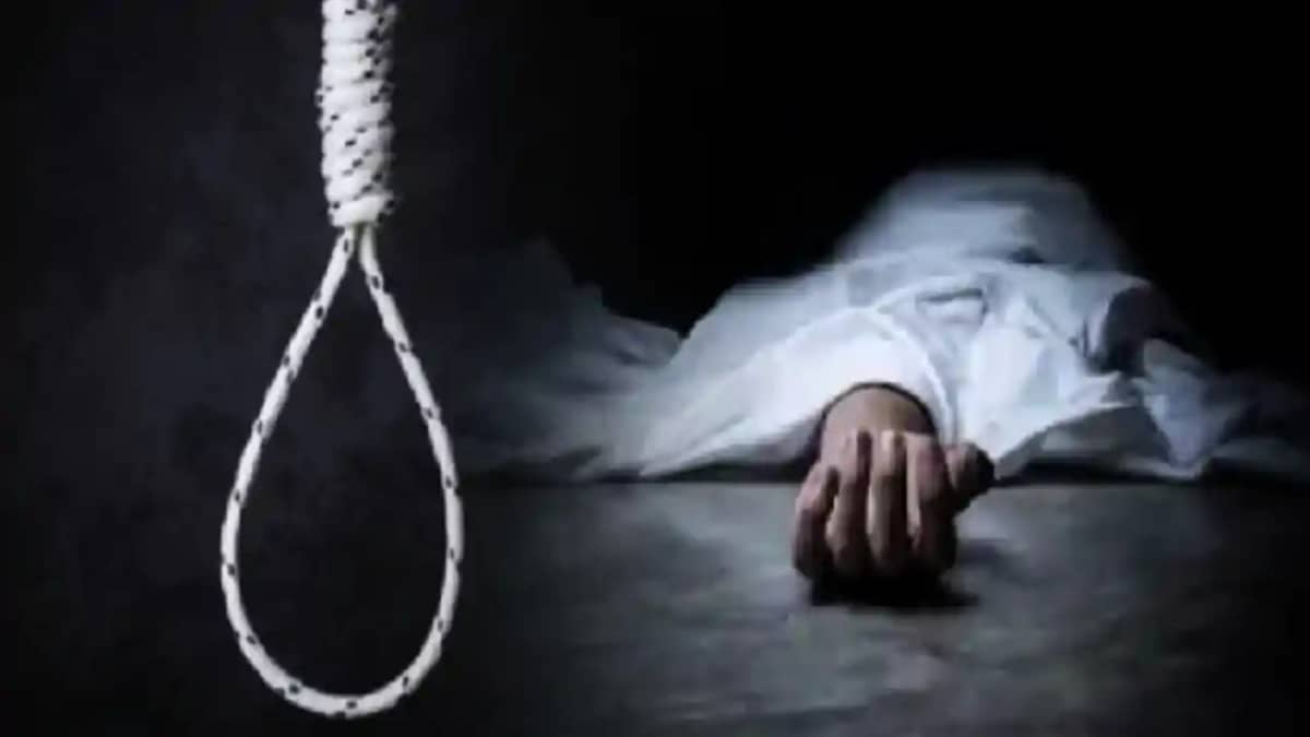 Bihar News : अश्लील वीडियो वायरल करने से आहत युवती ने फांसी Bihar News : अश्लील वीडियो वायरल करने से आहत युवती ने फांसी