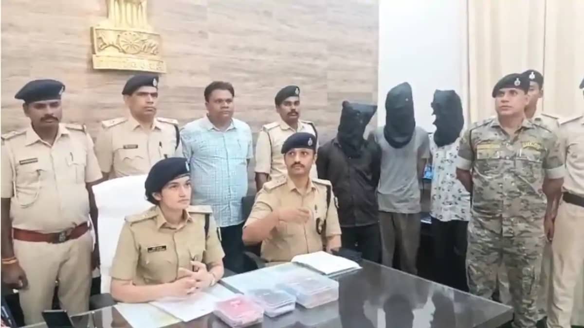 Bihar Crime News : युवती को डिजिटल अरेस्ट कर 94 हज़ार रूपये क Bihar Crime News : युवती को डिजिटल अरेस्ट कर 94 हज़ार रूपये क