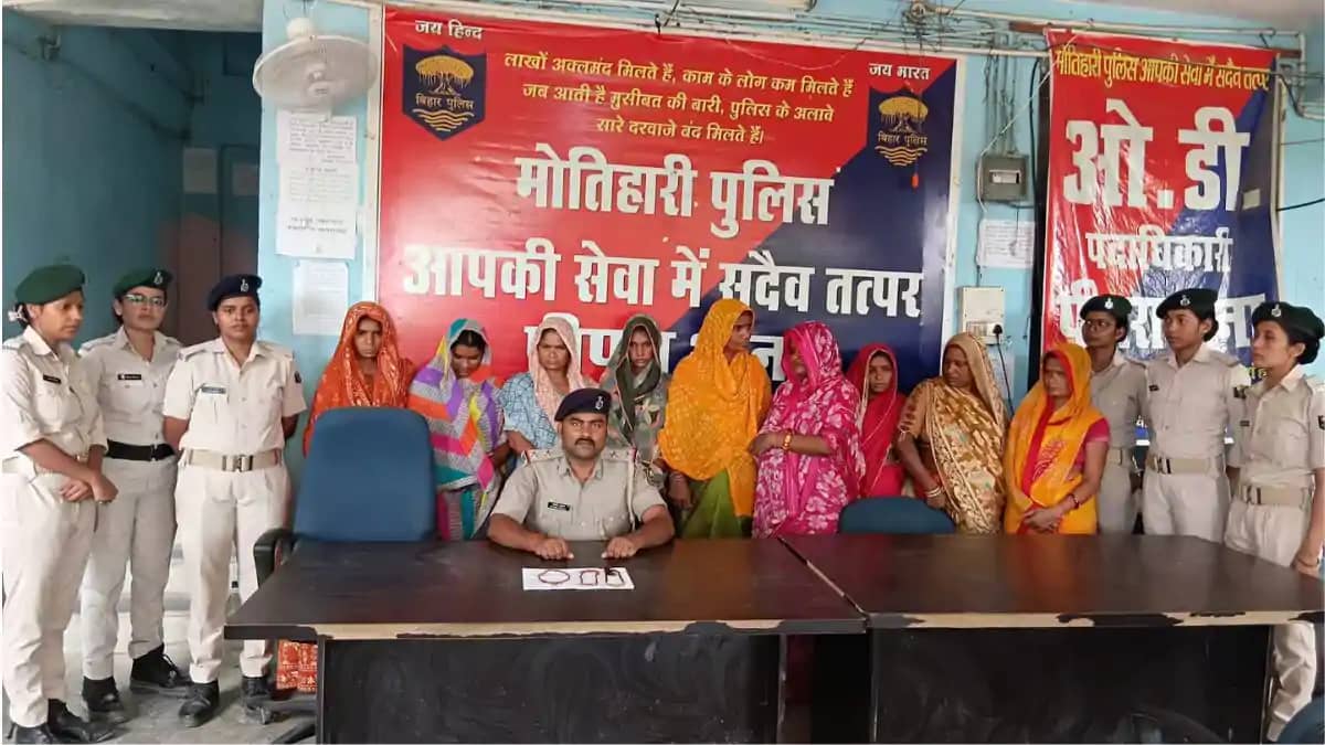 मोतिहारी पुलिस की बड़ी कार्रवाई: कलश यात्रा में आभूषण उड़ाने मोतिहारी पुलिस की बड़ी कार्रवाई: कलश यात्रा में आभूषण उड़ाने