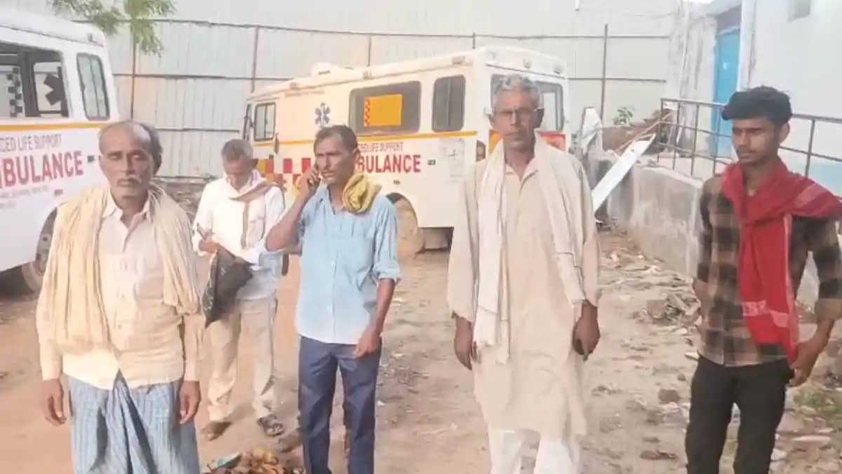 Bihar Crime : भोजपुर में विवाहिता की हत्या कर खेत में फेंका Bihar Crime : भोजपुर में विवाहिता की हत्या कर खेत में फेंका
