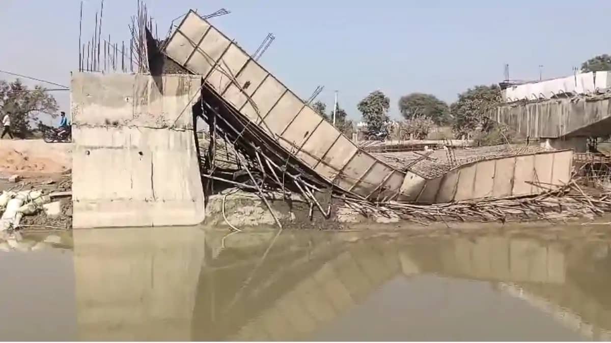 Bihar News : बिहार में एक बार फिर भ्रष्टाचार की भेंट चढ़ा कर Bihar News : बिहार में एक बार फिर भ्रष्टाचार की भेंट चढ़ा कर
