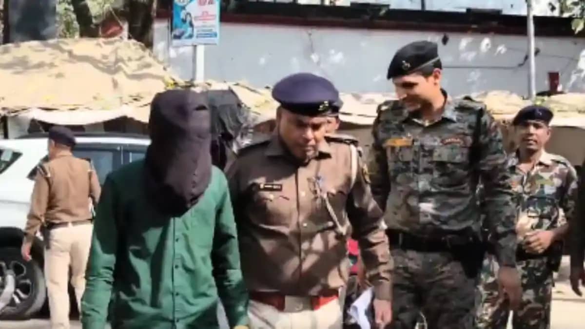 Bihar News : भागलपुर पुलिस ने मादक पदार्थ कारोबार के खिलाफ छ Bihar News : भागलपुर पुलिस ने मादक पदार्थ कारोबार के खिलाफ छ