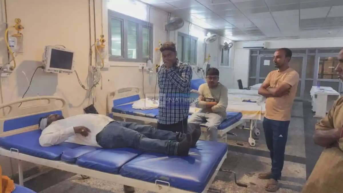 Bihar Crime: रंगदारी गैंग का खूनी खेल, मुखिया पति पर घर के ब Bihar Crime: रंगदारी गैंग का खूनी खेल, मुखिया पति पर घर के ब