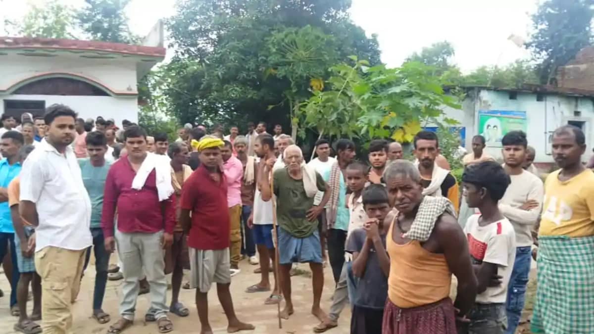 Bihar Crime : औरंगाबाद में बेख़ौफ़ बदमाशों ने 20 लाख के गहनों Bihar Crime : औरंगाबाद में बेख़ौफ़ बदमाशों ने 20 लाख के गहनों