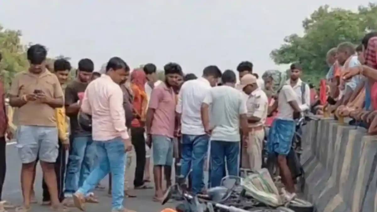 सुपौल में दर्दनाक हादसा: अज्ञात वाहन की टक्कर से बाइक सवार 1 सुपौल में दर्दनाक हादसा: अज्ञात वाहन की टक्कर से बाइक सवार 1