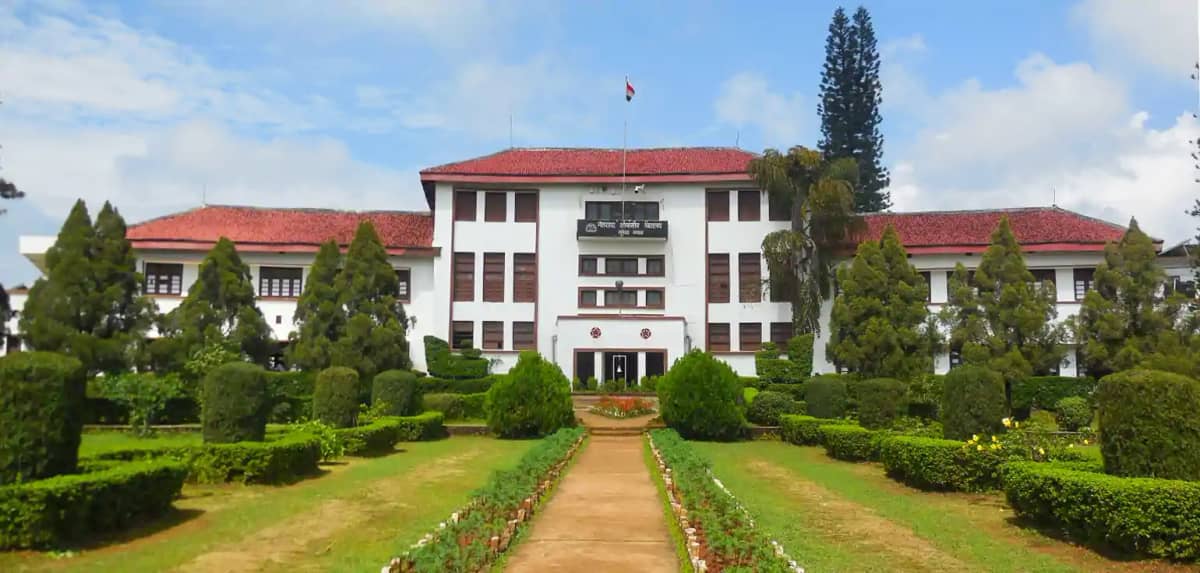 Netarhat school - पहली बार बेटियों के लिए खुला नेतरहाट विद्य Netarhat school - पहली बार बेटियों के लिए खुला नेतरहाट विद्य