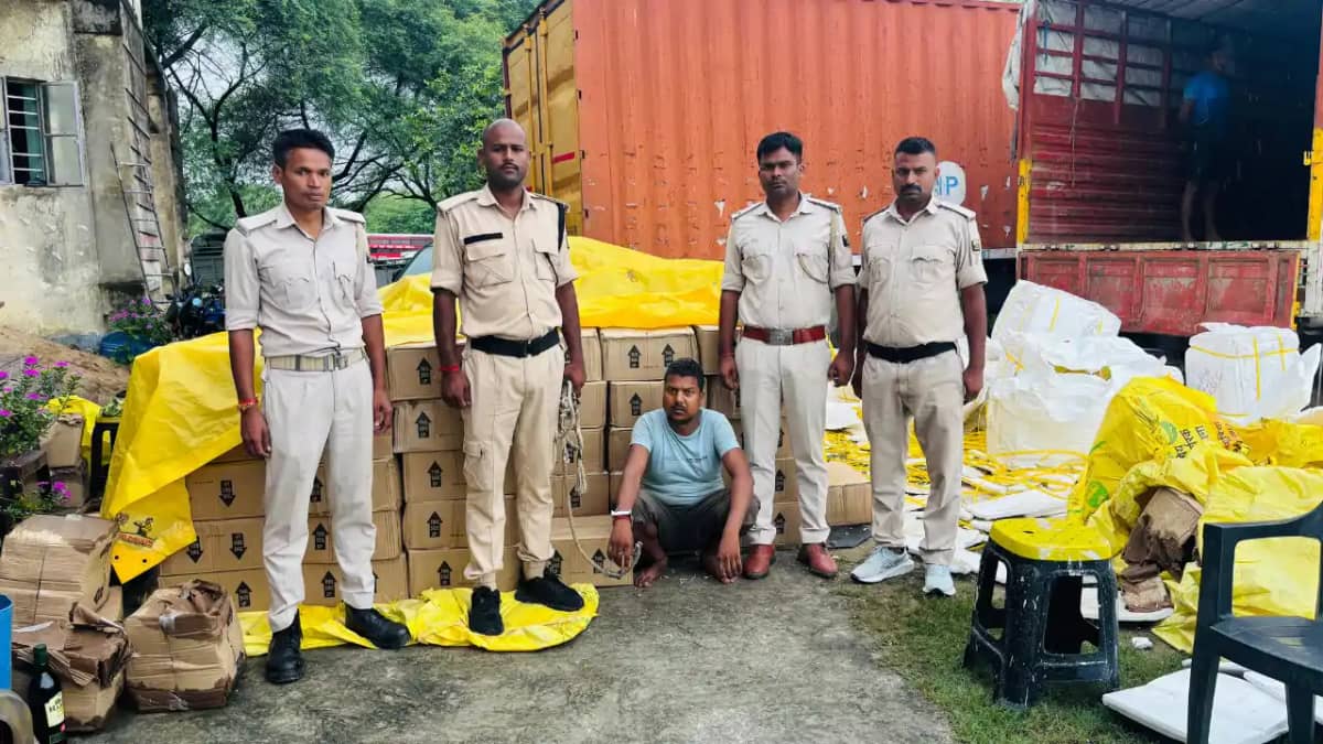 Bihar News : गया में उत्पाद विभाग की बड़ी कार्रवाई, ट्रक पर Bihar News : गया में उत्पाद विभाग की बड़ी कार्रवाई, ट्रक पर
