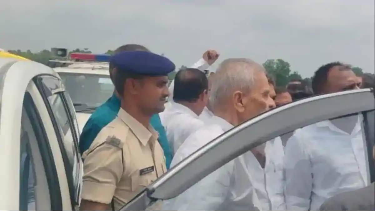 वीरपुर एयरपोर्ट निर्माण की बढ़ी उम्मीद: डिप्टी सीएम विजेन्द् वीरपुर एयरपोर्ट निर्माण की बढ़ी उम्मीद: डिप्टी सीएम विजेन्द्