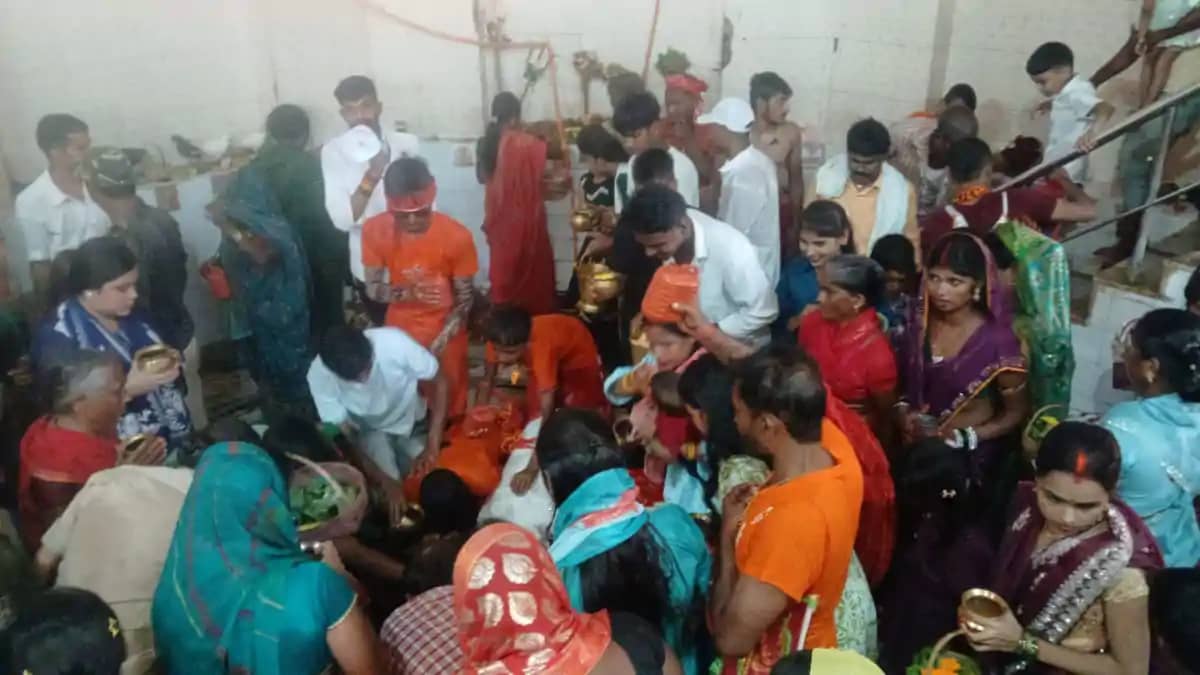 प्रथम सोमवारी पर सुपौल के शिवालयों में उमड़ा आस्था का सैलाब, प्रथम सोमवारी पर सुपौल के शिवालयों में उमड़ा आस्था का सैलाब,