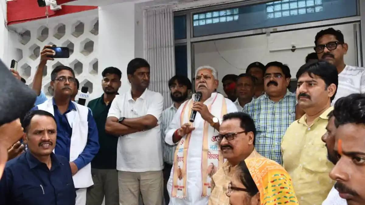 सफाई कर्मियों की जायज मांगों के समाधान के लिए सरकार गंभीर, श सफाई कर्मियों की जायज मांगों के समाधान के लिए सरकार गंभीर, श