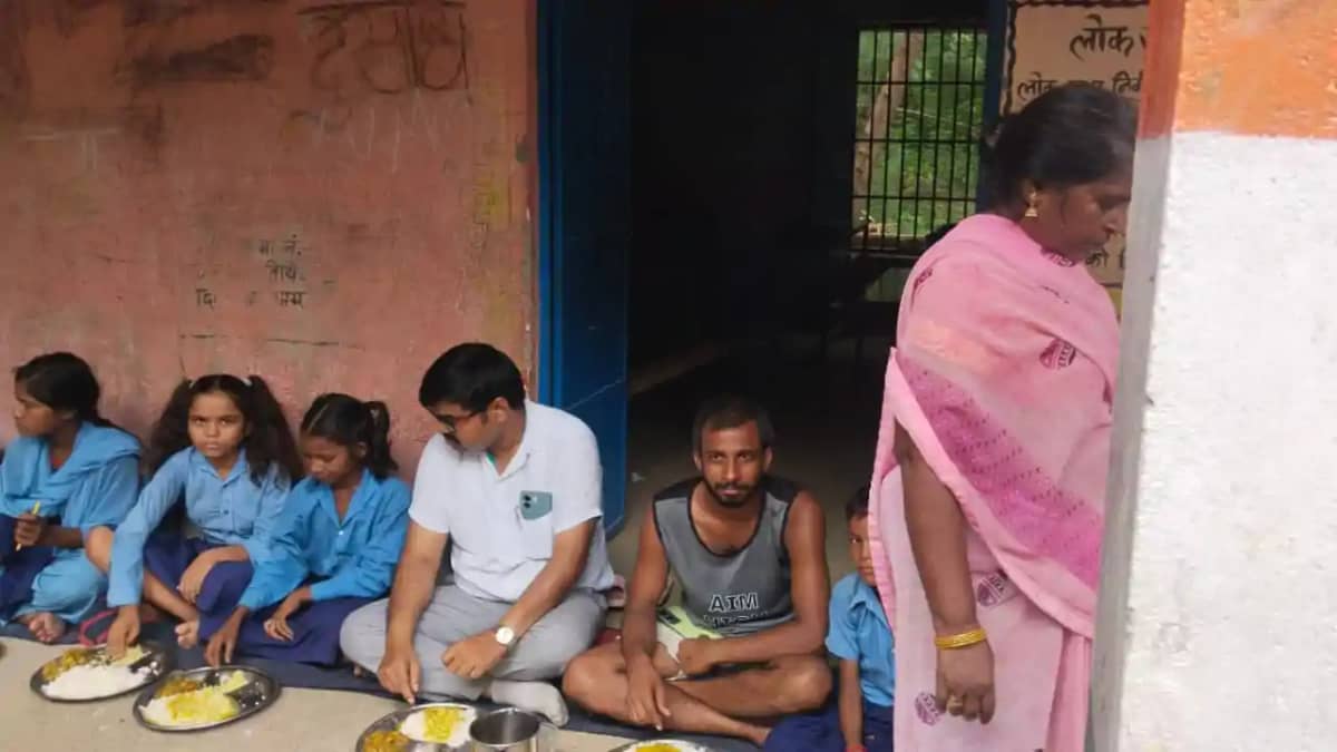Bihar News : गयाजी में सरकारी किताबों की बिक्री मामले की BEO Bihar News : गयाजी में सरकारी किताबों की बिक्री मामले की BEO