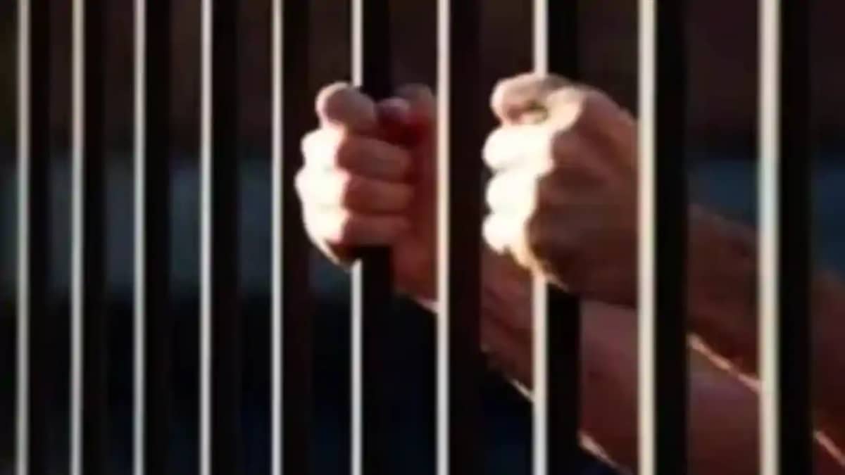 Bihar News : सहरसा में अवैध उगाही का मामला, बैजनाथपुर के पूर Bihar News : सहरसा में अवैध उगाही का मामला, बैजनाथपुर के पूर