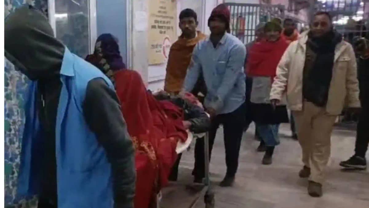 जमीन का 'खूनी खेल': गोतिया ने रंजीत यादव को लाठियों से पीटा, जमीन का 'खूनी खेल': गोतिया ने रंजीत यादव को लाठियों से पीटा,