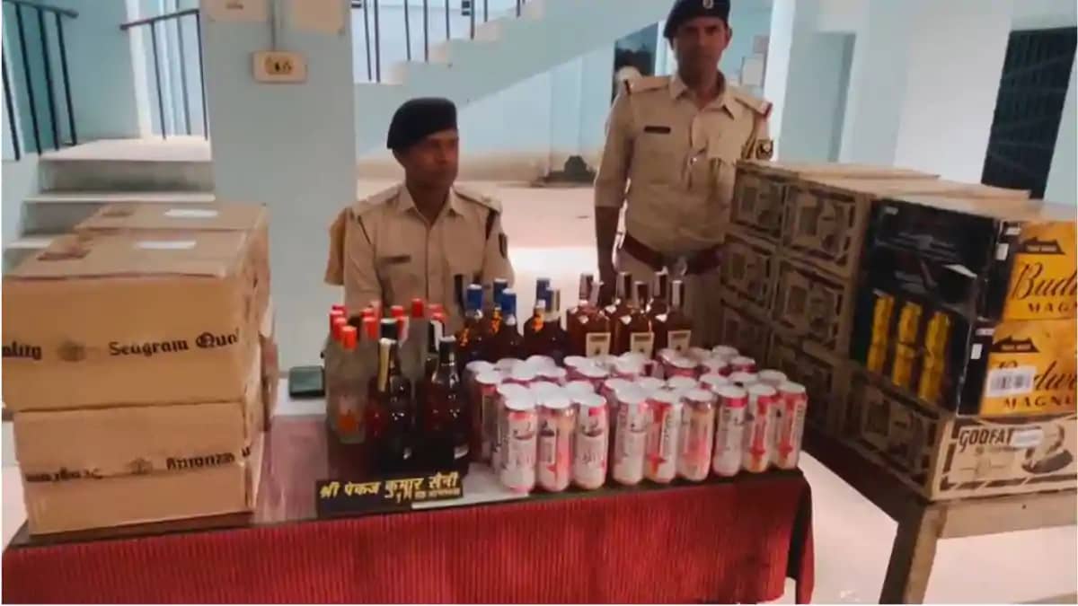 महारानी मंदिर के पास पुलिस की बड़ी कार्रवाई, 181 लीटर विदेशी महारानी मंदिर के पास पुलिस की बड़ी कार्रवाई, 181 लीटर विदेशी