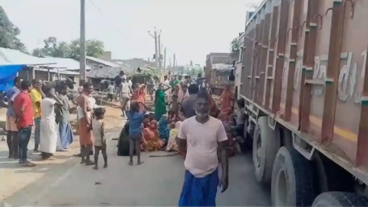Bihar Road Accident: सहरसा में भीषण सड़क हादसा, दंपति की मौत Bihar Road Accident: सहरसा में भीषण सड़क हादसा, दंपति की मौत
