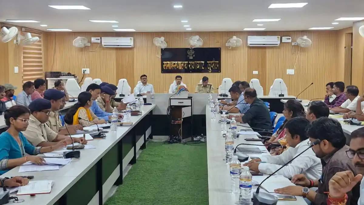 सुपौल में हाईवे सुरक्षा पर प्रशासन सख्त: 10 जून तक हटेंगे रा सुपौल में हाईवे सुरक्षा पर प्रशासन सख्त: 10 जून तक हटेंगे रा