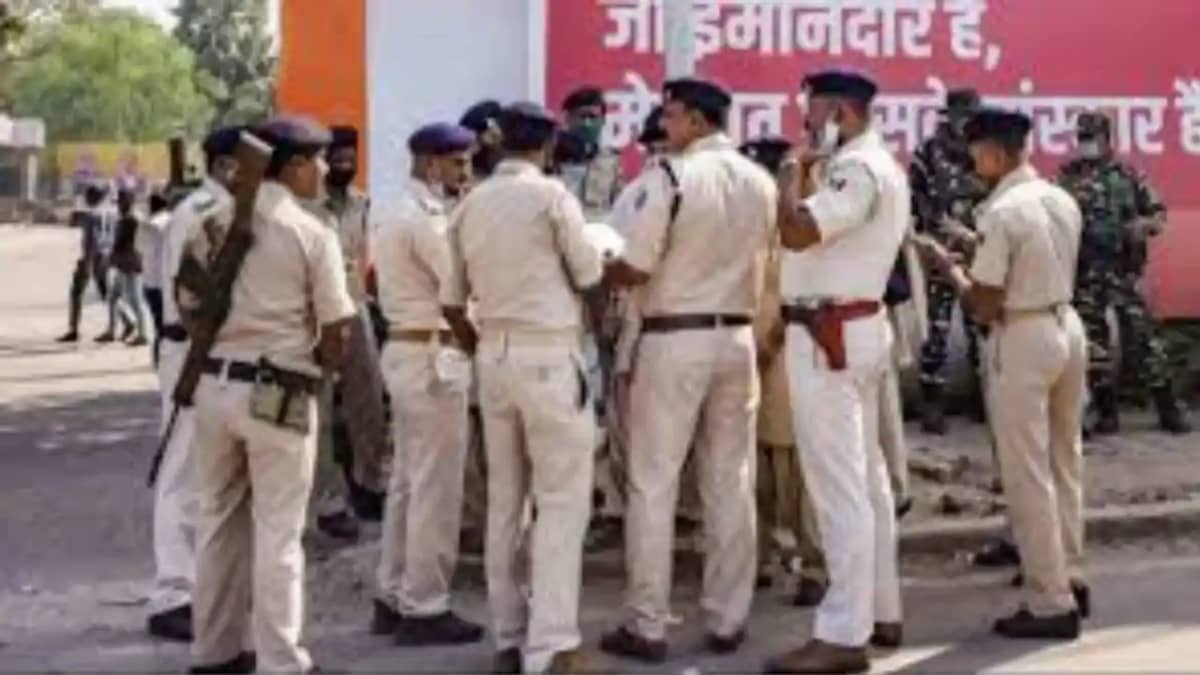 37 Cops Suspended Ahead of Holi 37 Cops Suspended Ahead of Holi