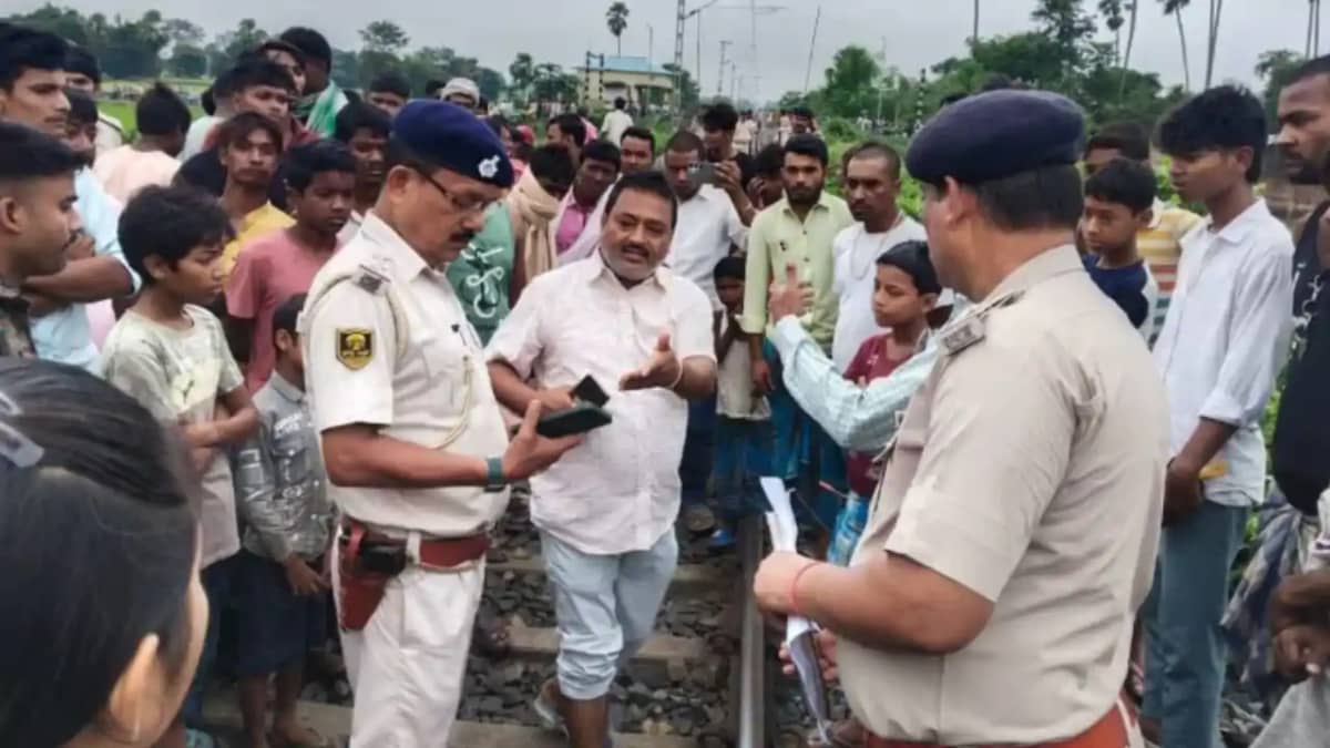 Vande Bharat Express Accident: वंदे भारत ट्रेन की चपेट में आ Vande Bharat Express Accident: वंदे भारत ट्रेन की चपेट में आ