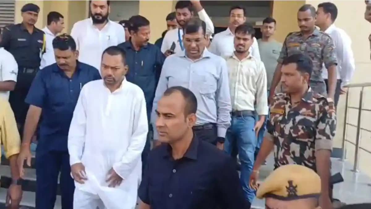 SKMCH स्थित कैंसर अस्पताल में स्वास्थ्य मंत्री निशांत ने 12 SKMCH स्थित कैंसर अस्पताल में स्वास्थ्य मंत्री निशांत ने 12