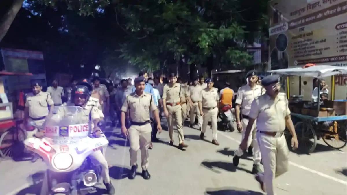 सिवान में महावीरी अखाड़ा और जन्माष्टमी को लेकर प्रशासन मुस्त सिवान में महावीरी अखाड़ा और जन्माष्टमी को लेकर प्रशासन मुस्त