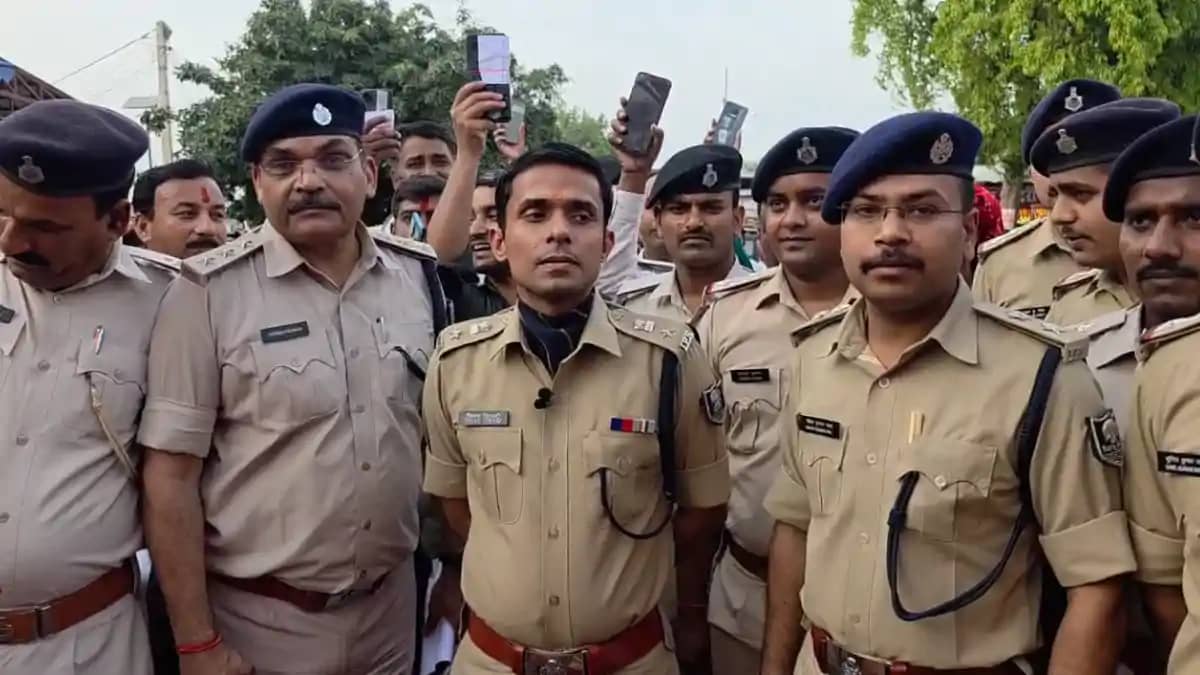 Bihar News : गोपालगंज में ऑपरेशन मुस्कान से 70 लोगों के चेहर Bihar News : गोपालगंज में ऑपरेशन मुस्कान से 70 लोगों के चेहर