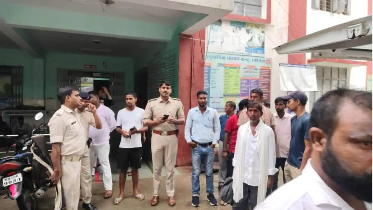 Bihar News : औरंगाबाद में हाइटेंशन तार की चपेट में आने से दो Bihar News : औरंगाबाद में हाइटेंशन तार की चपेट में आने से दो