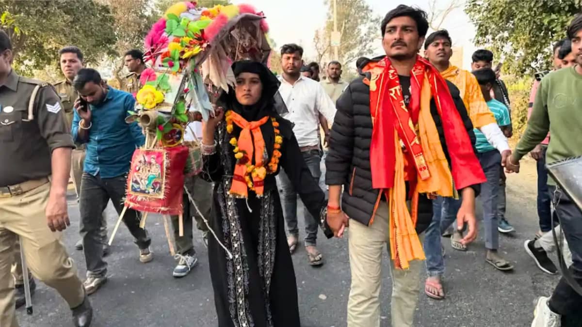 UP News : बुर्के में कांवड़ लाने वाली तमन्ना मलिक और पति पर UP News : बुर्के में कांवड़ लाने वाली तमन्ना मलिक और पति पर