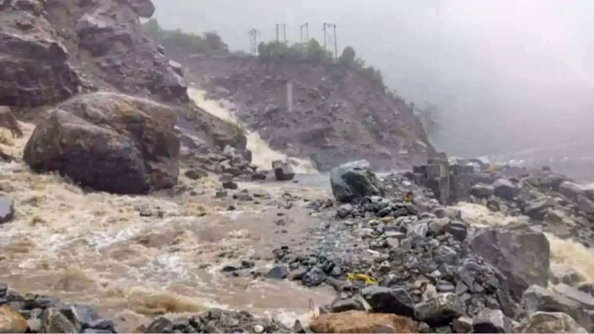 उत्तराखंड में मौसम का कहर : चार जिलों में भारी बारिश का अलर् उत्तराखंड में मौसम का कहर : चार जिलों में भारी बारिश का अलर्