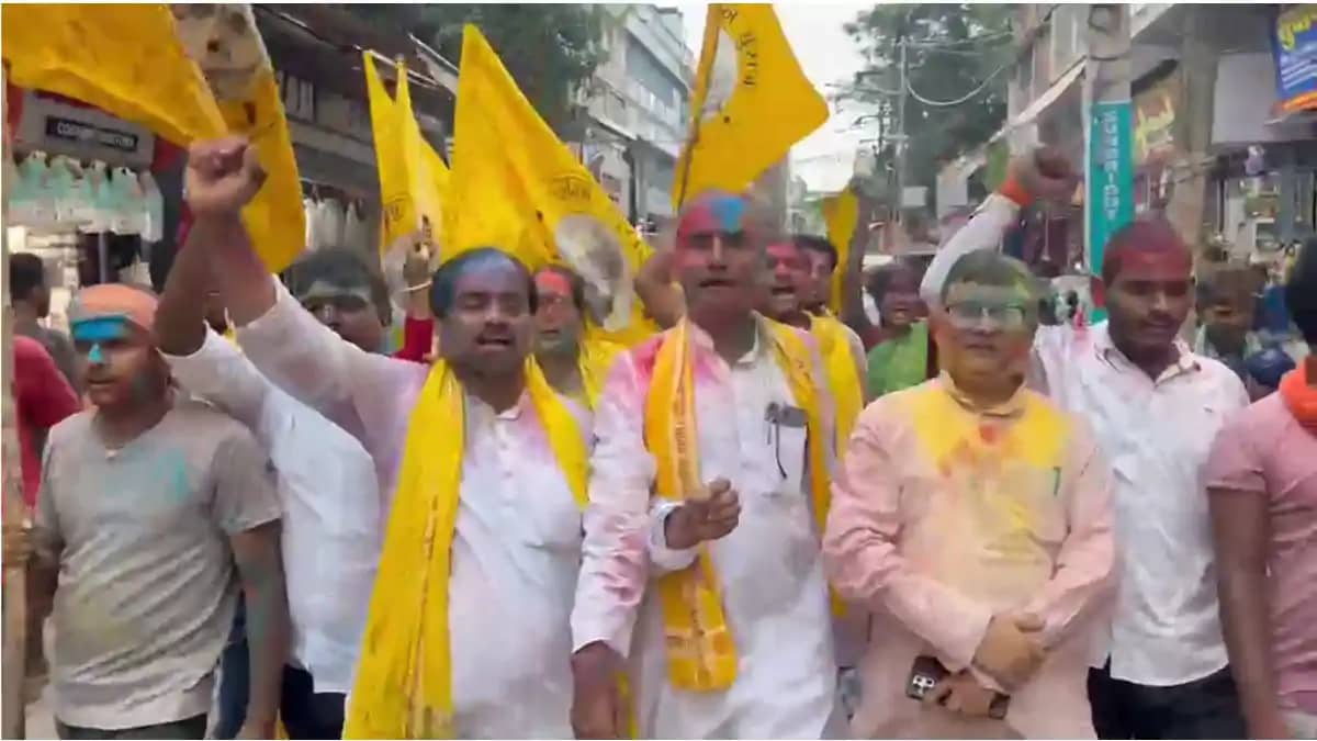 प्रशांत किशोर के समर्थन में नवादा में दिखा गजब का उत्साह, जन प्रशांत किशोर के समर्थन में नवादा में दिखा गजब का उत्साह, जन