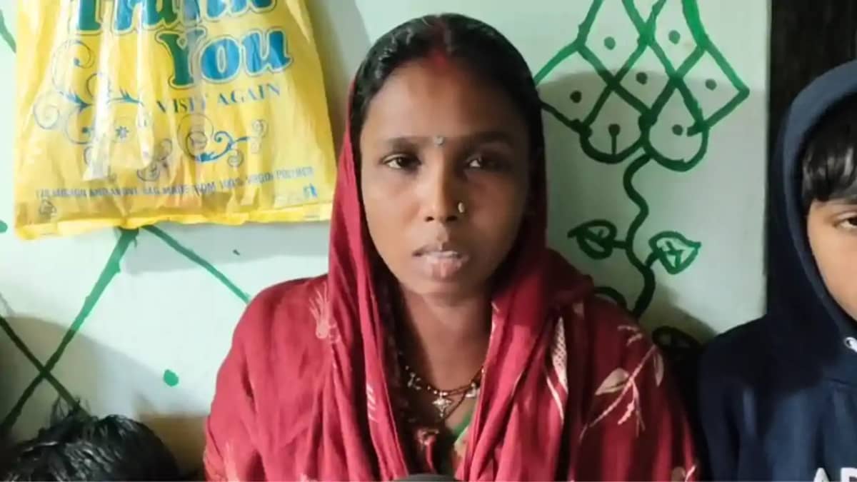 Bihar News : भागलपुर में दारोगा पर महिला ने लगाये गंभीर आरोप Bihar News : भागलपुर में दारोगा पर महिला ने लगाये गंभीर आरोप