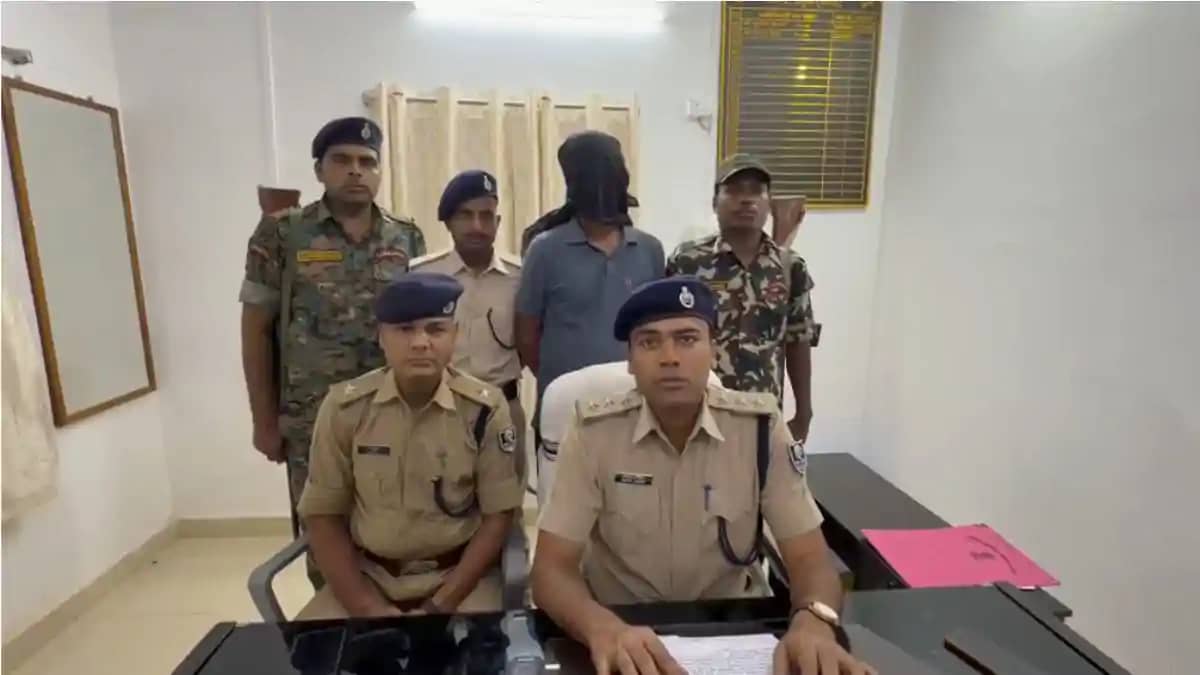 STF और जिला पुलिस की बड़ी कार्रवाई, 8 वर्ष से फरार लूटकांड क STF और जिला पुलिस की बड़ी कार्रवाई, 8 वर्ष से फरार लूटकांड क