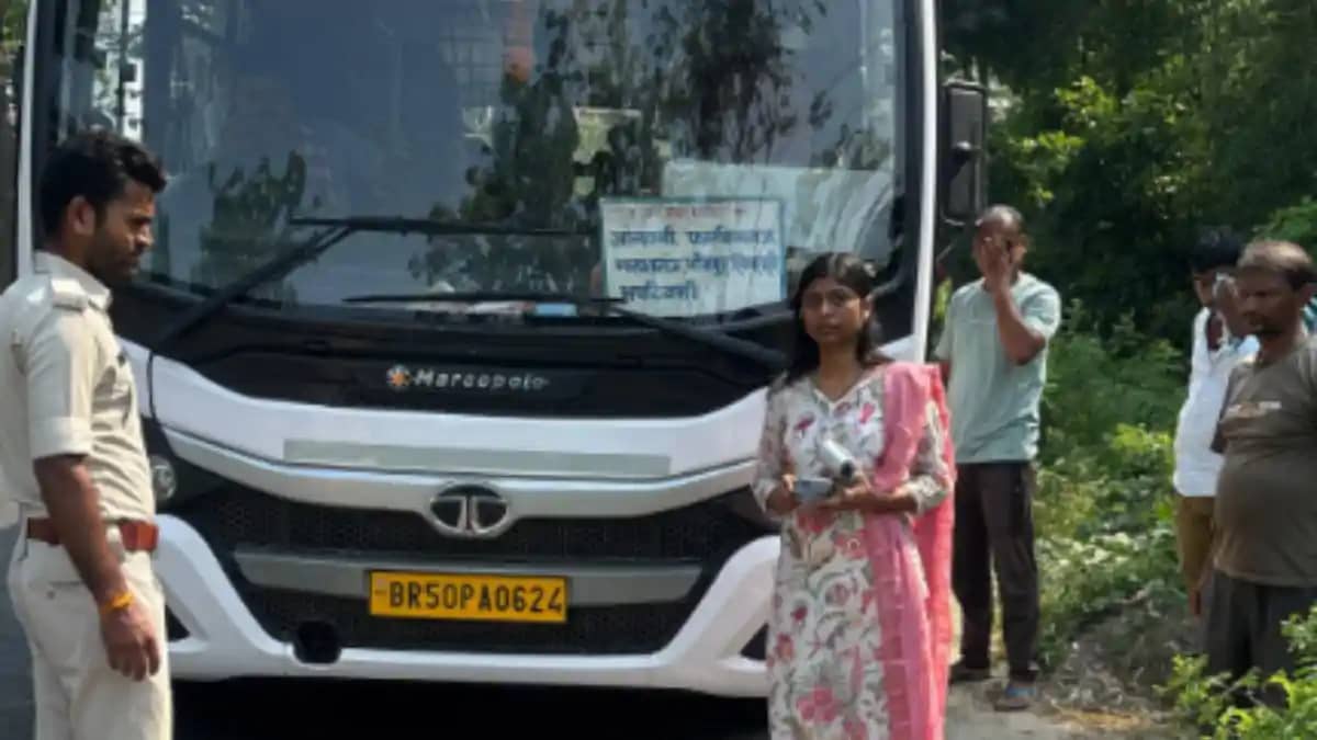 अवैध किराया वसूली पर प्रशासन का सख्त एक्शन: डीटीओ ने 22 बसों अवैध किराया वसूली पर प्रशासन का सख्त एक्शन: डीटीओ ने 22 बसों