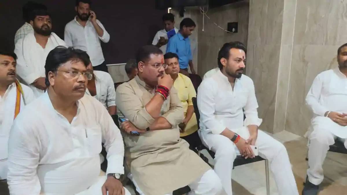 Bihar News : खगड़िया में दबंगों ने एक ही परिवार के 4 लोगों प Bihar News : खगड़िया में दबंगों ने एक ही परिवार के 4 लोगों प