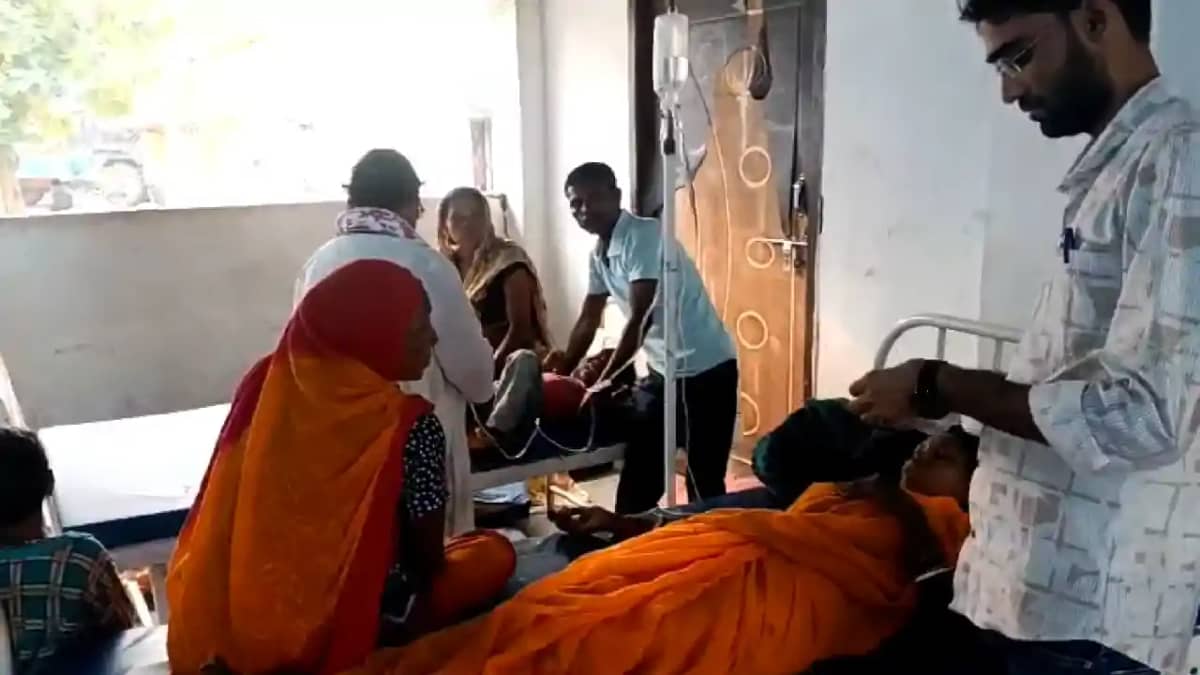 Bihar News : बांका में उल्टी और दस्त से 12 बच्चों की बिगड़ी ह Bihar News : बांका में उल्टी और दस्त से 12 बच्चों की बिगड़ी ह