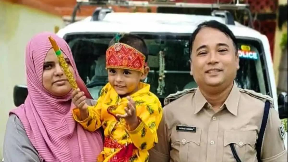 Bihar News : कटिहार में दिखी कौमी एकता की मिसाल, ट्रैफिक डीए Bihar News : कटिहार में दिखी कौमी एकता की मिसाल, ट्रैफिक डीए