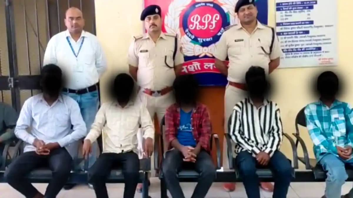Bihar News : सासाराम में RPF और बचपन बचाओ संस्था ने की कार्र Bihar News : सासाराम में RPF और बचपन बचाओ संस्था ने की कार्र