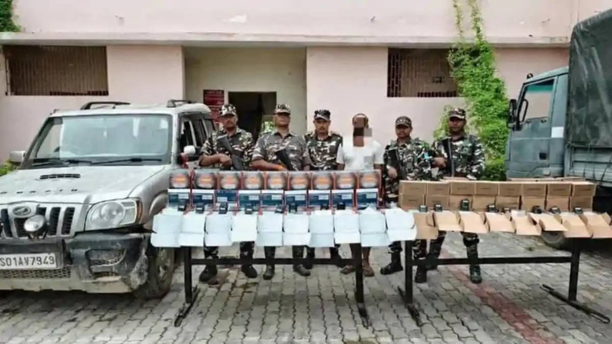 भारत-नेपाल सीमा पर एसएसबी की बड़ी कार्रवाई: 100 वायरलेस उपकर भारत-नेपाल सीमा पर एसएसबी की बड़ी कार्रवाई: 100 वायरलेस उपकर