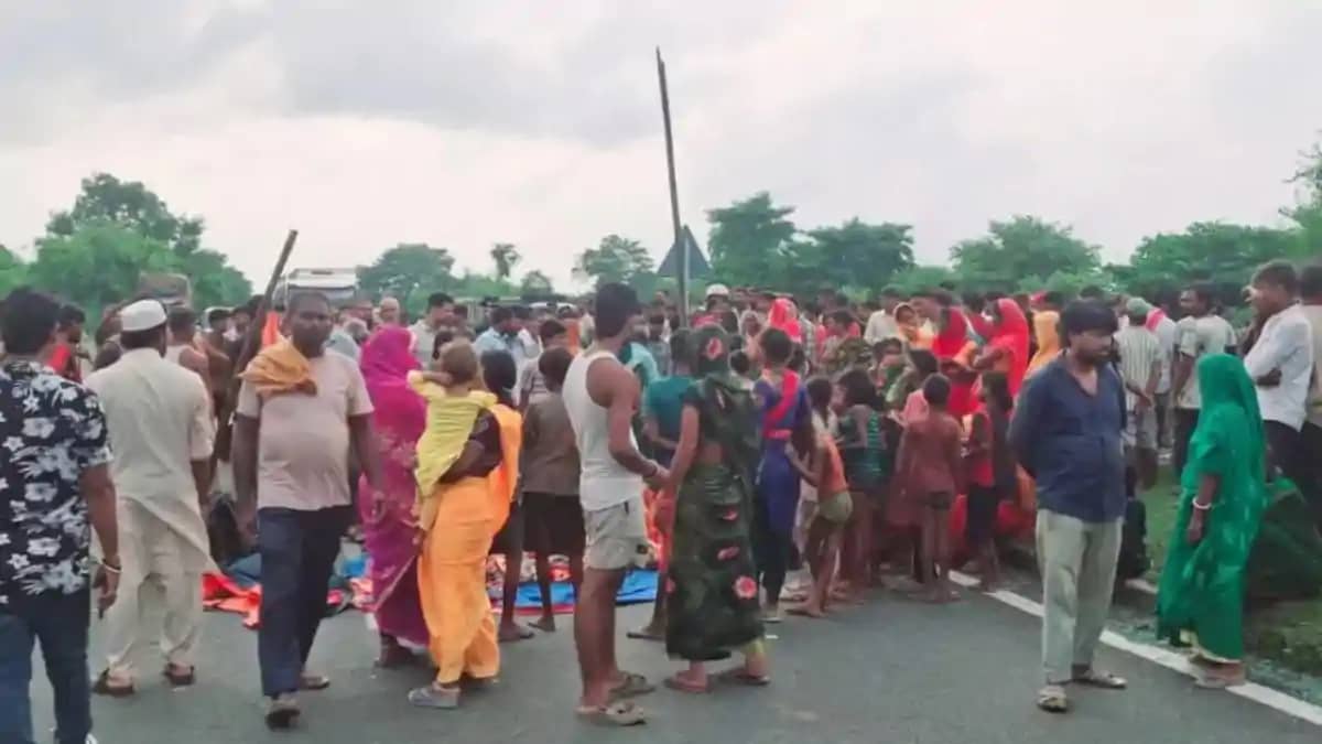 इलाज के दौरान किशोर की मौत पर फूटा लोगों का गुस्सा, राष्ट्री इलाज के दौरान किशोर की मौत पर फूटा लोगों का गुस्सा, राष्ट्री