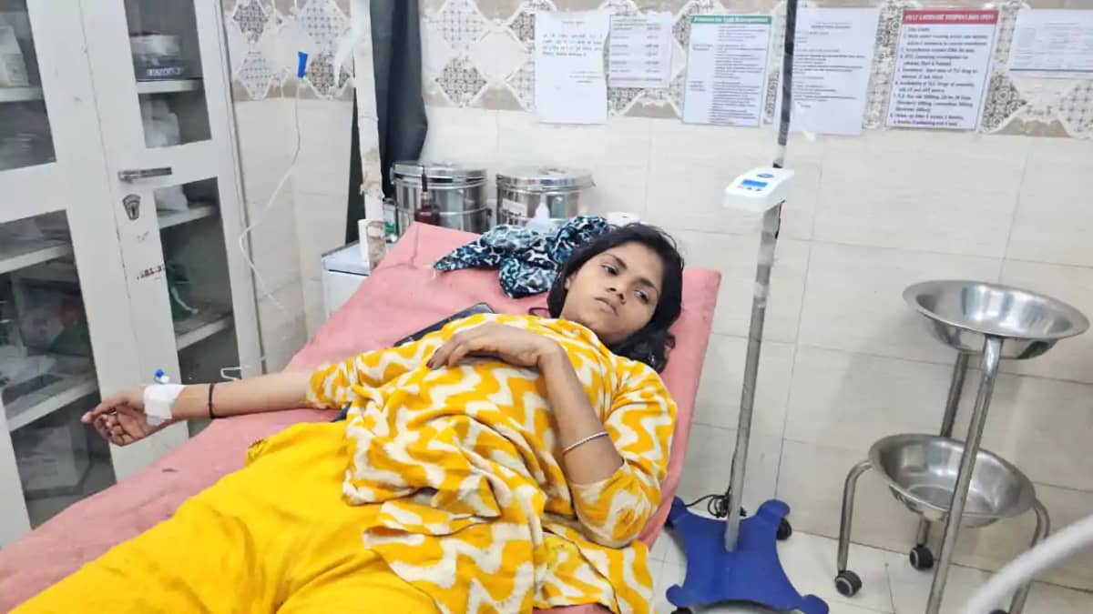 Bihar Road Accident : शेखपुरा में अनियंत्रित हाईवा ने बाइक स Bihar Road Accident : शेखपुरा में अनियंत्रित हाईवा ने बाइक स