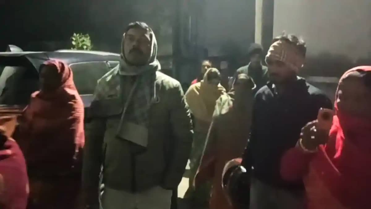 Bihar Crime : मोतिहारी में देह व्यापार के बड़े रैकेट का खुला Bihar Crime : मोतिहारी में देह व्यापार के बड़े रैकेट का खुला